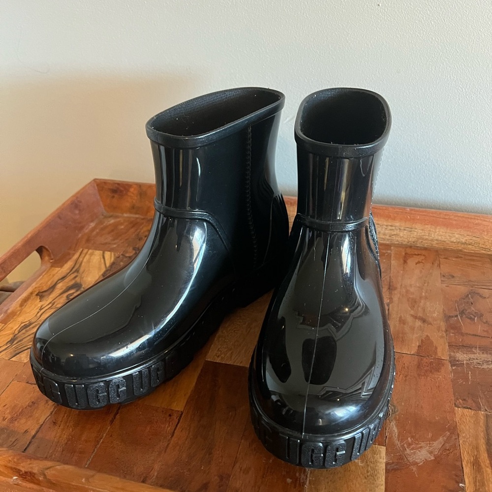 UGG Kids Glossy Black Short Rain Boots